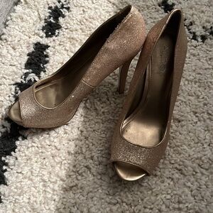 Womens aldo gold glitter peep toe heels worn once to wedding